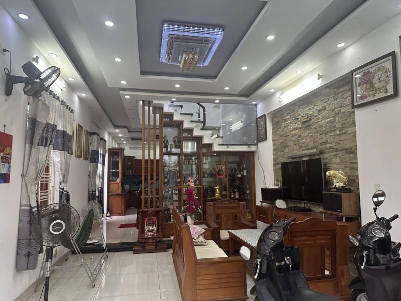 Nhà Góc 2 Mặt Tiền Bửu Long – Nhà Gỗ Cao Cấp Như Biệt Thự Mini – 124m² – Giá 6,3 Tỷ